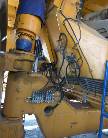 БЕЛАЗ 75131 монтаж АЦСС GRACO на карьерном самосвале.